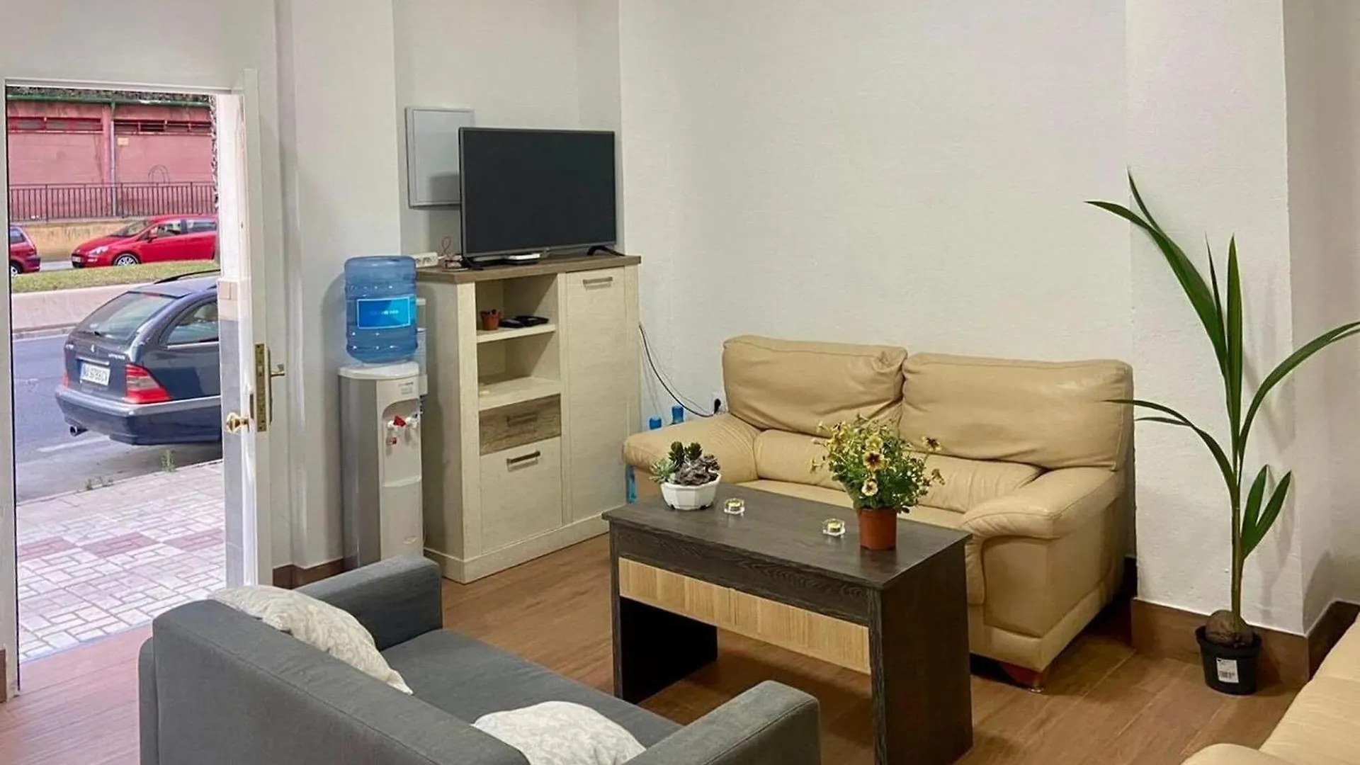Holiday Home In Torremolinos Near Seabeach マラガ 0*,  スペイン
